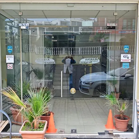 Marina Sunrise Complex By The Sea 스베티 블라스